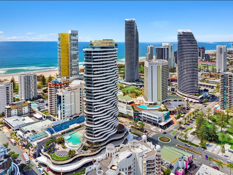 89 Surf Parade, Broadbeach — photo 1 of 5
