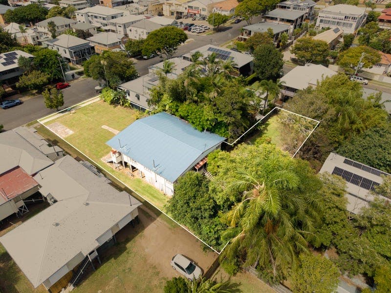 20 Sixth Avenue, Sandgate — photo 1 of 5