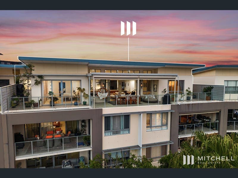 242/3 Pendraat Parade, Hope Island — photo 1 of 5