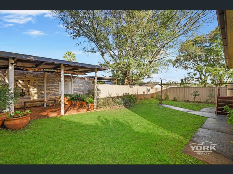 2 McCafferty Street, Wilsonton — photo 1 of 5