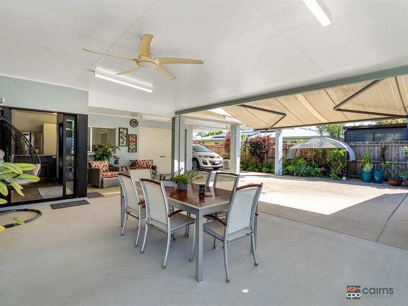 6 Vianen Close, Bentley Park — photo 1 of 5