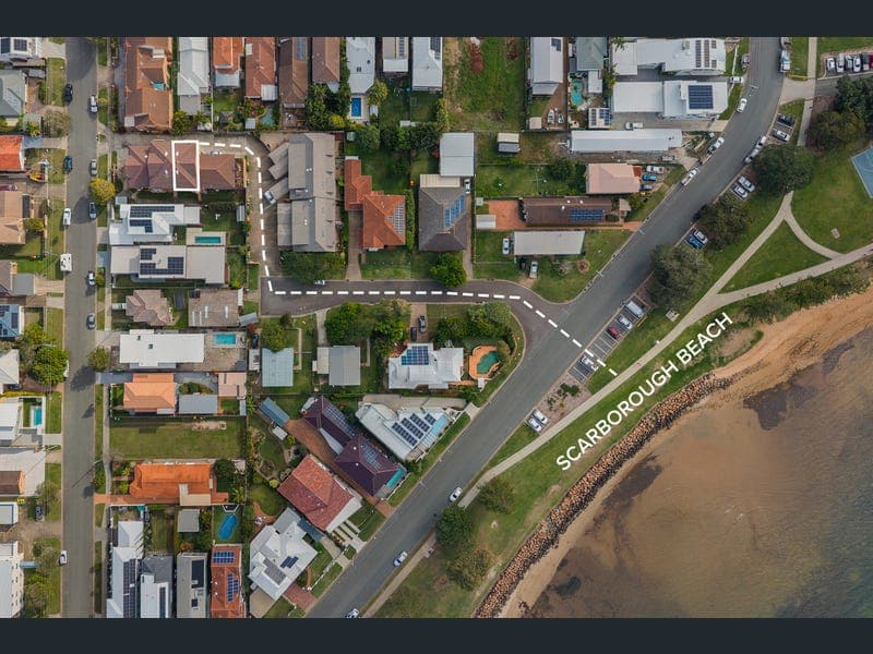 4/16 Murphy Street, Scarborough — photo 1 of 5
