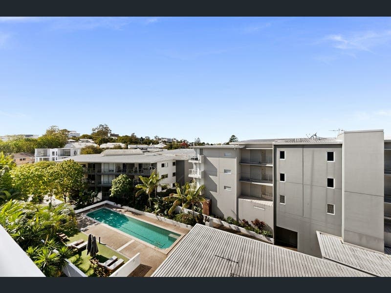 51/95 Clarence Road, Indooroopilly — photo 1 of 5