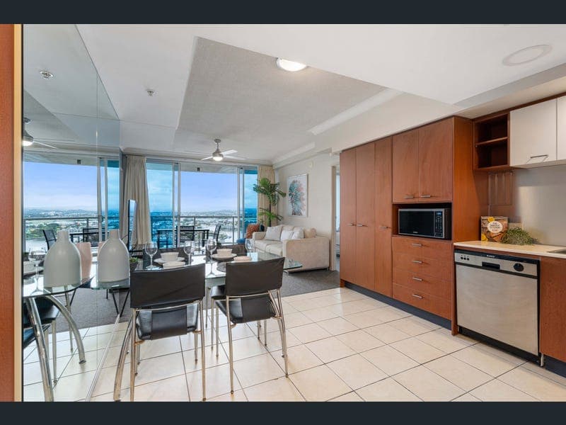 3231/23 Ferny Avenue, Surfers Paradise — photo 1 of 5