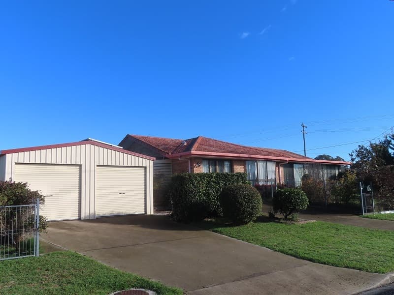 2 Alice Street, Stanthorpe — photo 1 of 5