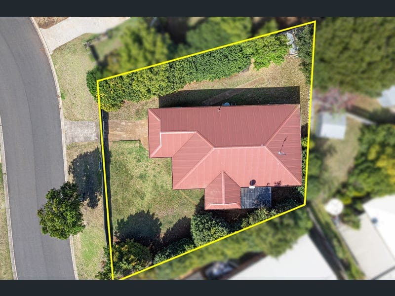 4 Robindale Drive, Darling Heights — photo 1 of 5