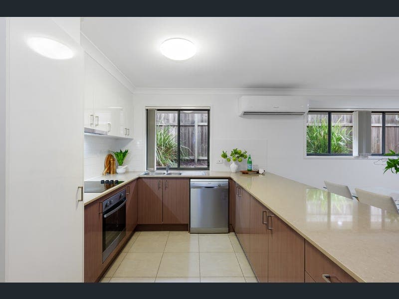 18 Leabrook Place, Pimpama — photo 1 of 5