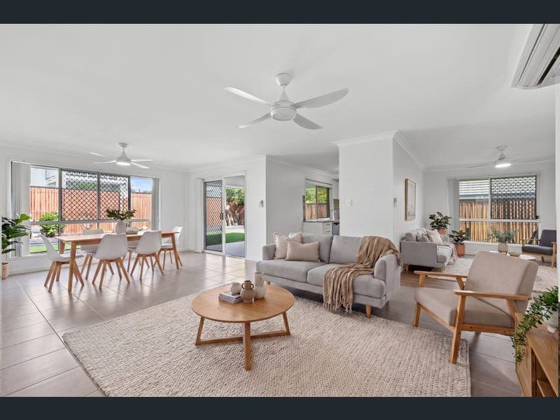 27 Burbank Road, Birkdale — photo 1 of 5