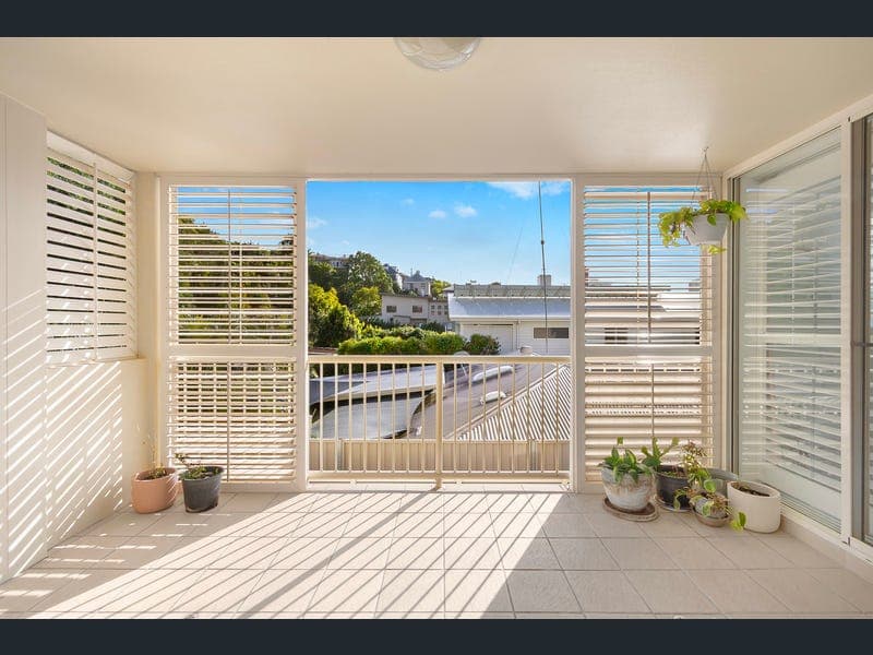5/91 McLean Street, Coolangatta — photo 1 of 5