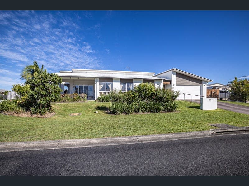 4 Tilia Court, Bongaree — photo 1 of 5