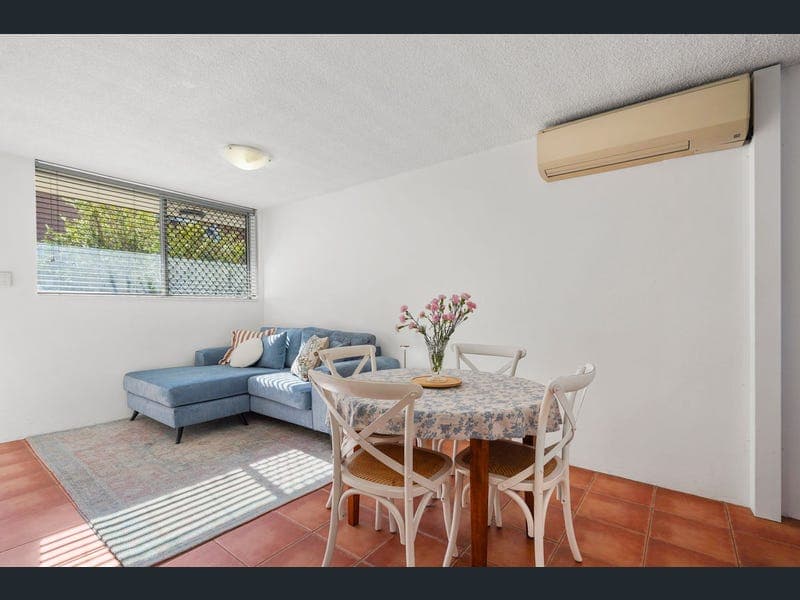 3/43 Kingsbury street, Norman Park — photo 1 of 5