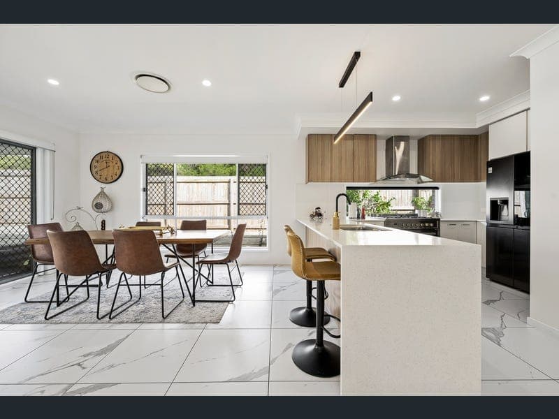 5 Walters Crescent, Mango Hill — photo 1 of 5