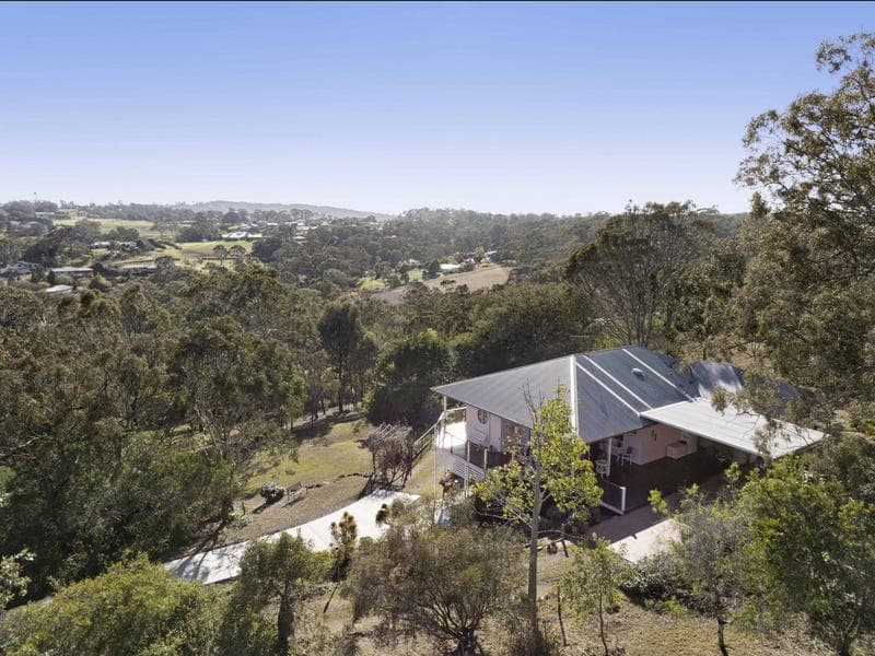 10 Hillview Court, Top Camp — photo 1 of 5