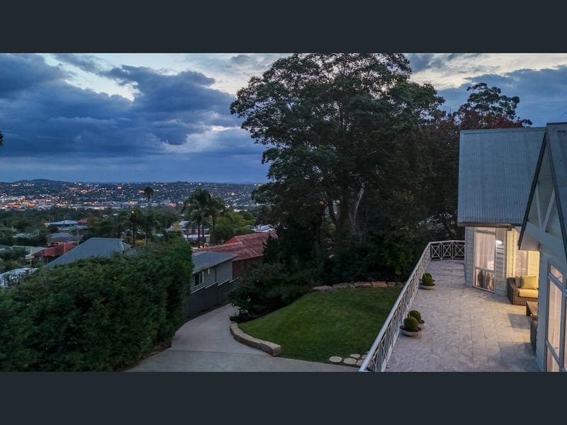 6 Roderic Crt, Mount Lofty — photo 1 of 5