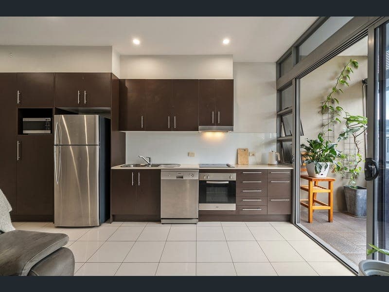 4/1147 Sandgate Road, Nundah — photo 1 of 5