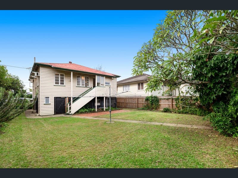 48 Rakeevan Road, Graceville — photo 1 of 5