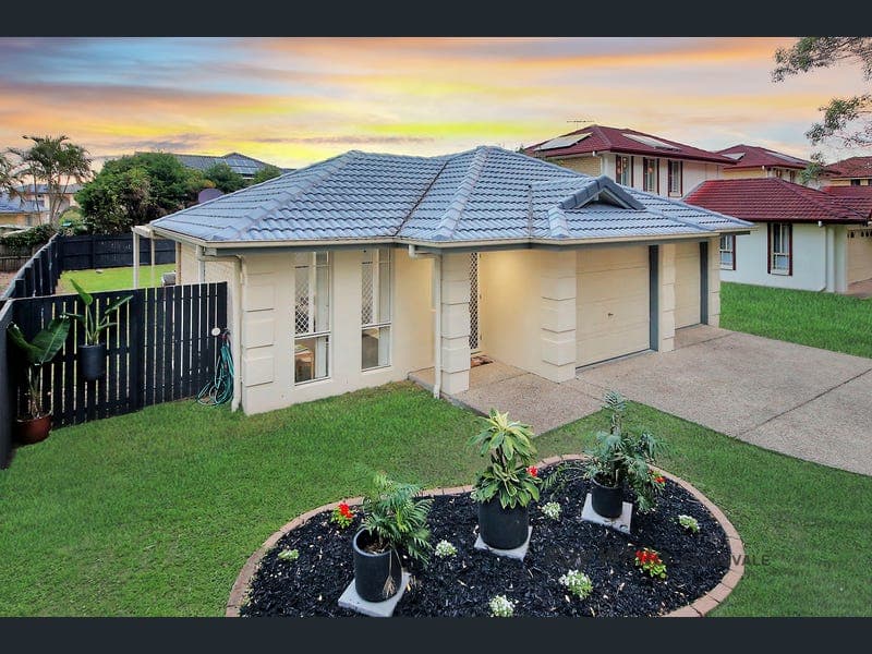 29 Tallowood Way, Sunnybank Hills — photo 1 of 5