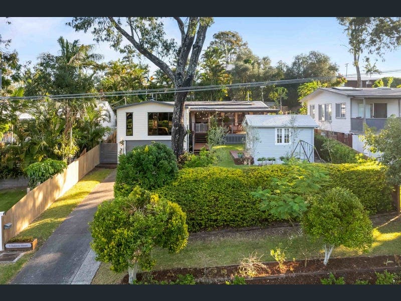 6 Babirra Street, Hope Island — photo 1 of 5