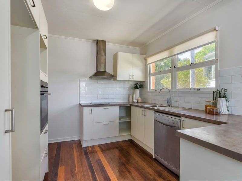 12 Besson Street, Stafford Heights — photo 1 of 5