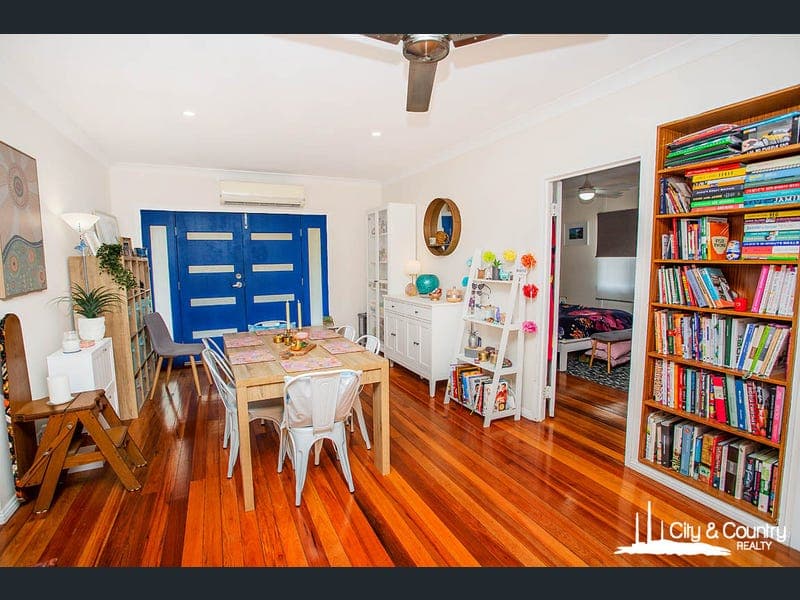 7 Swan St, Mount Isa — photo 1 of 5