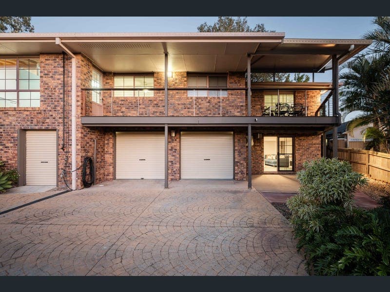 5 Salamander Place, Rochedale South — photo 1 of 5
