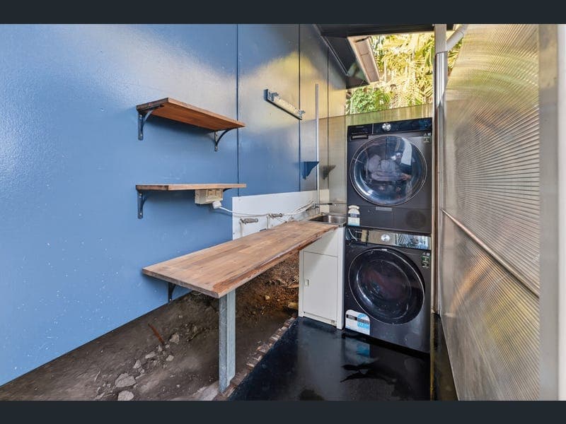 2a Baldey Street, Hyde Park — photo 1 of 5