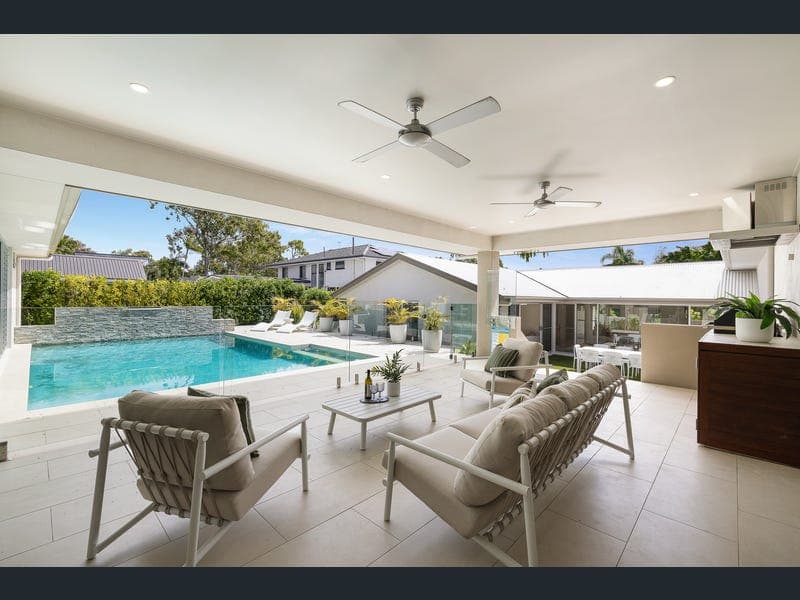 121 Alison Road, Carrara — photo 1 of 5
