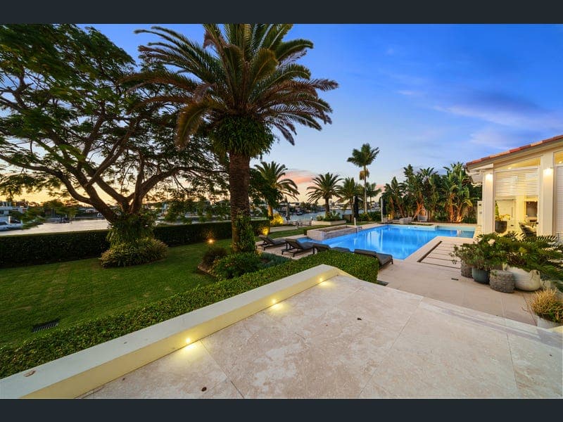 249-255 Monaco Street, Broadbeach Waters — photo 1 of 5