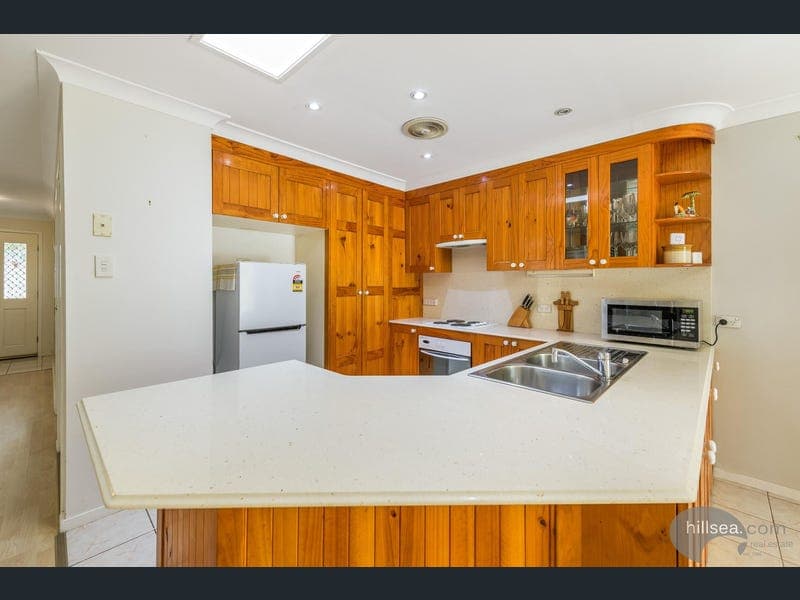 20 Trade Winds Drive, Helensvale — photo 1 of 5