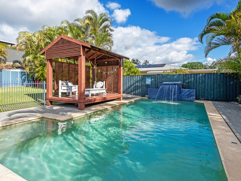3 Welumba Close, Pacific Pines — photo 1 of 5