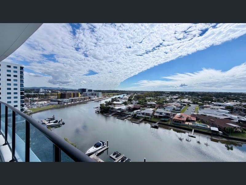 3804/5 Harbourside Court, Biggera Waters — photo 1 of 5