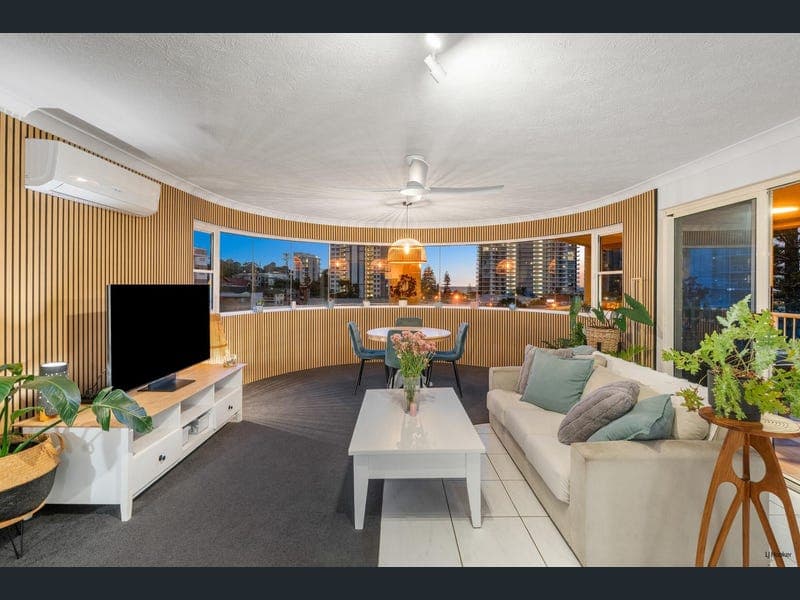 7/45 McLean Street, Coolangatta — photo 1 of 5