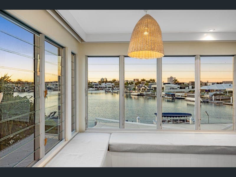 33 Elanora Avenue, Mooloolaba — photo 1 of 5