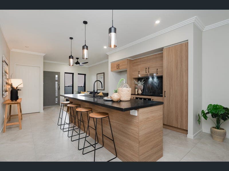 11 Castleview Lane, Garbutt — photo 1 of 5