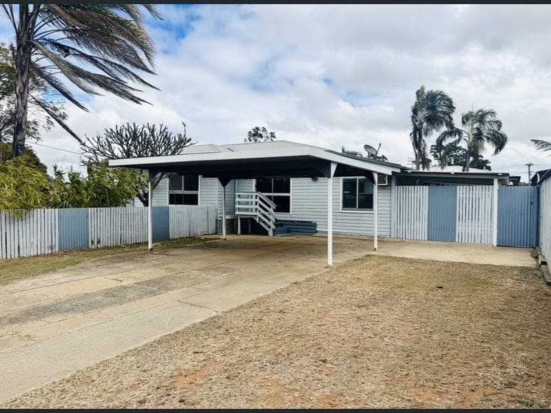 1 ELLIOT Street, Moranbah — photo 1 of 5