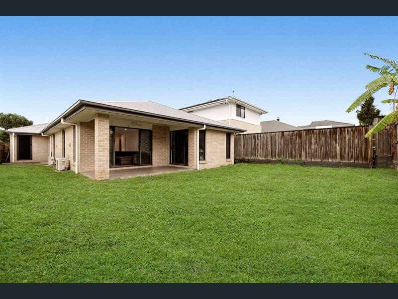 71 Taunton Circuit, Upper Kedron — photo 1 of 5