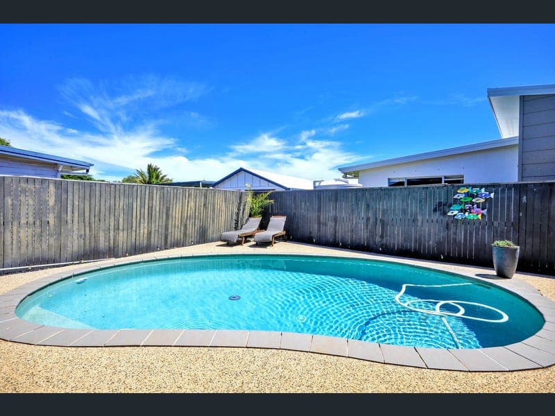 25 Holland Street, Bargara — photo 1 of 5