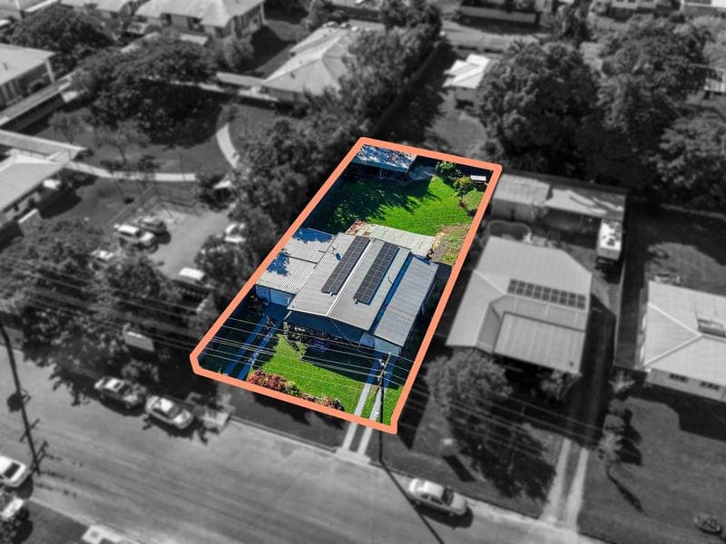 10 Wallace Street, Manunda — photo 1 of 5