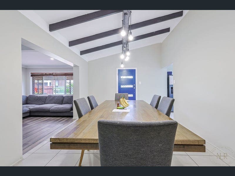8 Scoresby Street, Mount Warren Park — photo 1 of 5