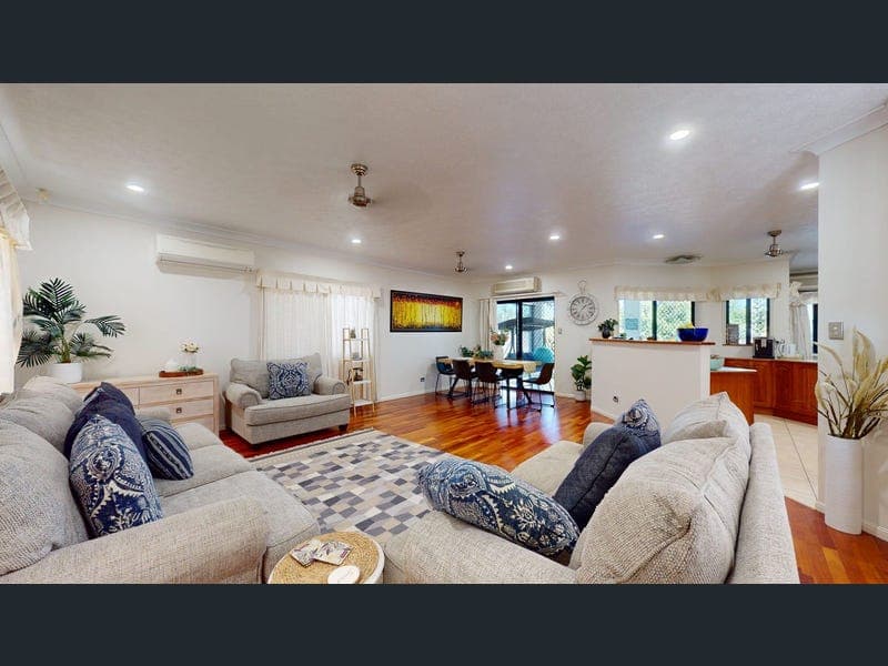 17 Lakewood Avenue, Kirwan — photo 1 of 5