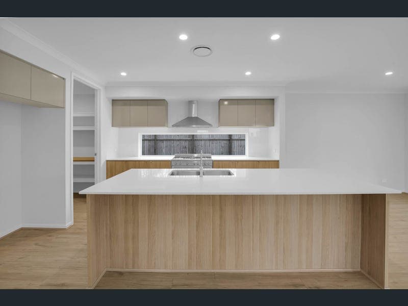 1 Greenmount Street, Redland Bay — photo 1 of 5
