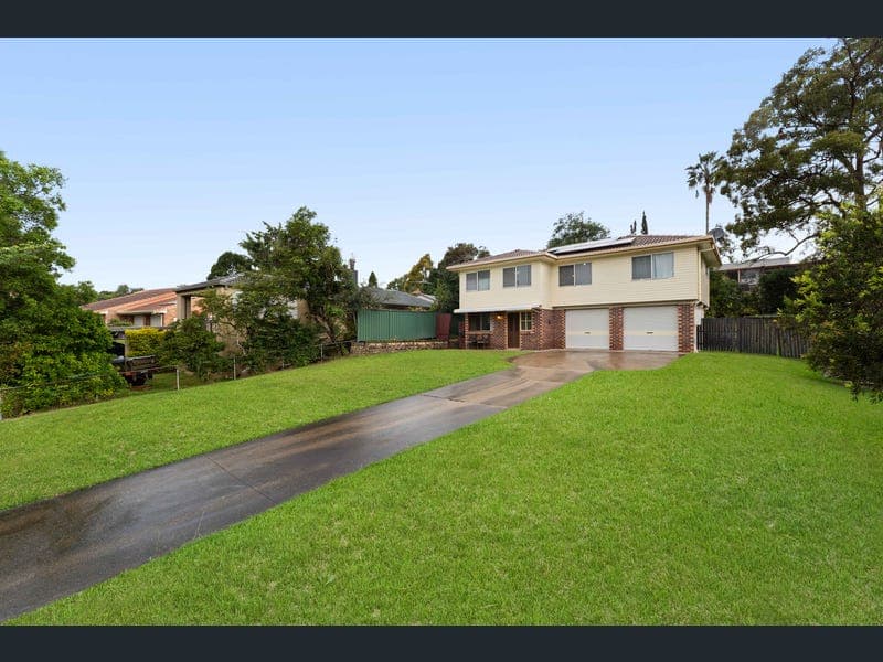 129 Sapphire Street, Holland Park — photo 1 of 5