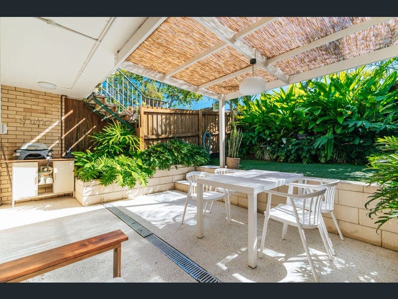 2/371 Cornwall Street, Greenslopes — photo 1 of 5