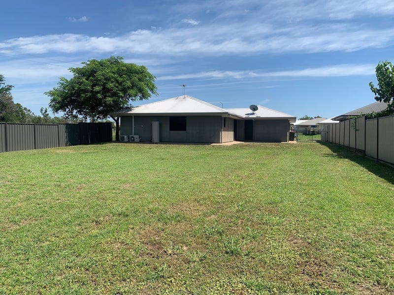 81 Mayfair Drive, Emerald — photo 1 of 5