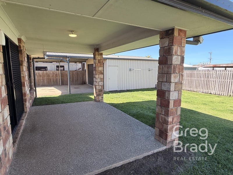 8 Pacific Avenue, Sarina — photo 1 of 5