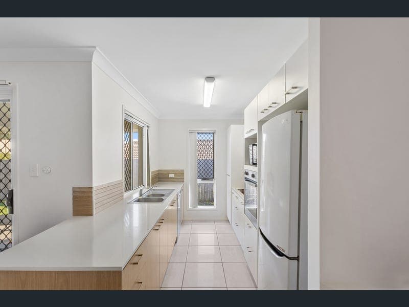 99 Diamantina Circuit, Beaudesert — photo 1 of 5