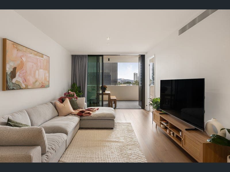 902/20 Festival Place, Newstead — photo 1 of 5