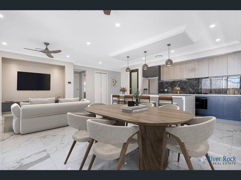 7 Bemina Crescent, Spring Mountain — photo 1 of 5