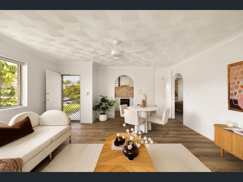 1/61 Denman Street, Greenslopes — photo 1 of 5