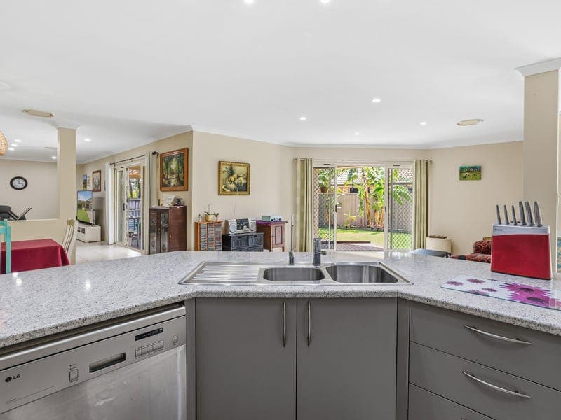 40 Lacewood Circuit, Warner — photo 1 of 5